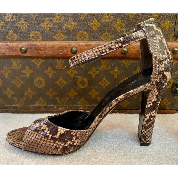 VINTAGE 90s VIA SPIGA SNAKESKIN PYTHON LEATHER HIGH HEELS PUMPS ANKLE STRAP 7.5M - Picture 3 of 9